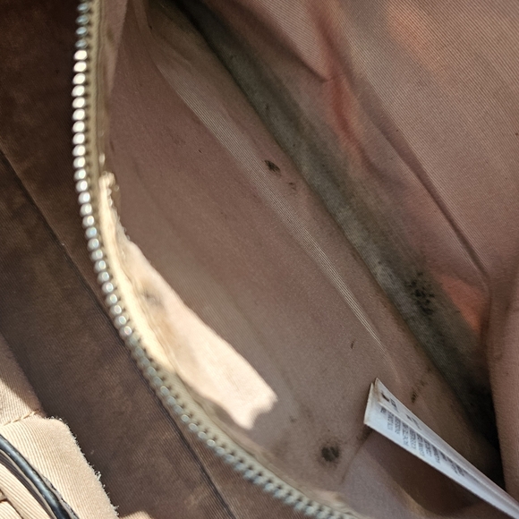 Burberry Ashmore Supernova Shoulder Bag [Authentic] - Picture 14 of 16